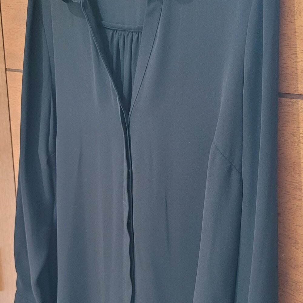 Worthington Women's Long Sleeve Button-Down Shirt - Picture 4 of 7